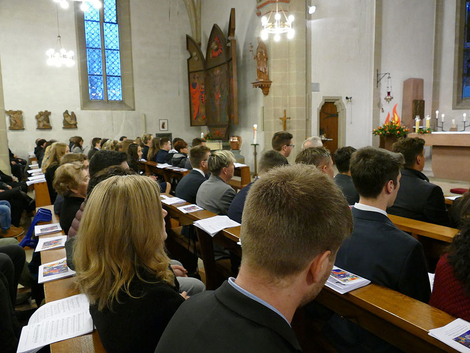 Firmung 2017 in Naumburg (Foto: Karl-Franz Thiede)